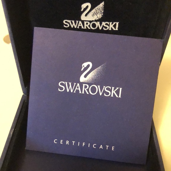 Like 🆕 Swarovski pearl shaped beveled tear drop 2 crystal necklace - Picture 3 of 4